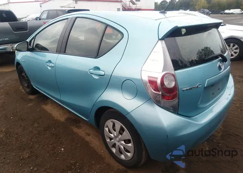 2013 Toyota Prius C Two from USA, damaged, VIN JTDKDTB32D1043194